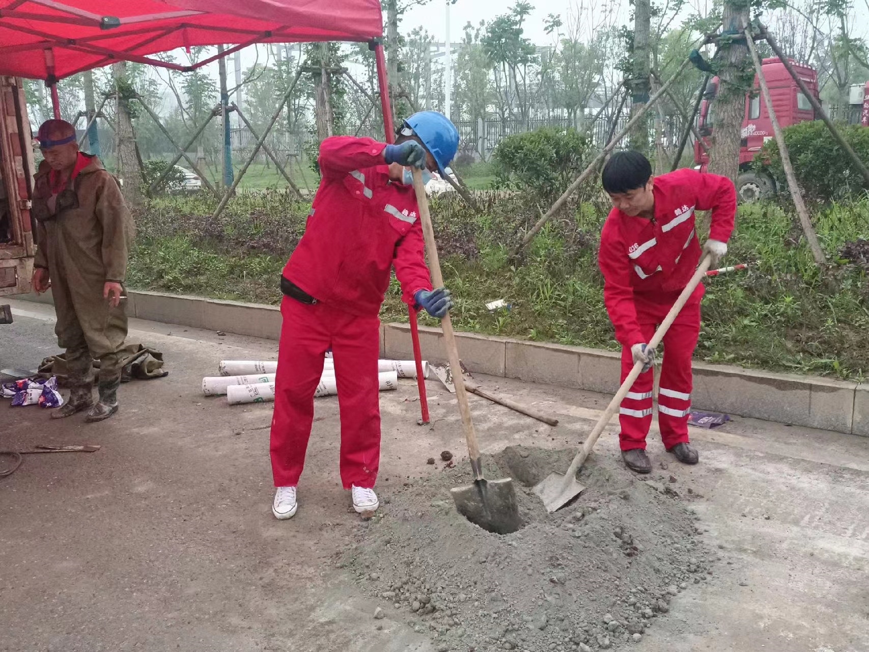 大足管道疏通哪家好】及时进行市政管道清淤